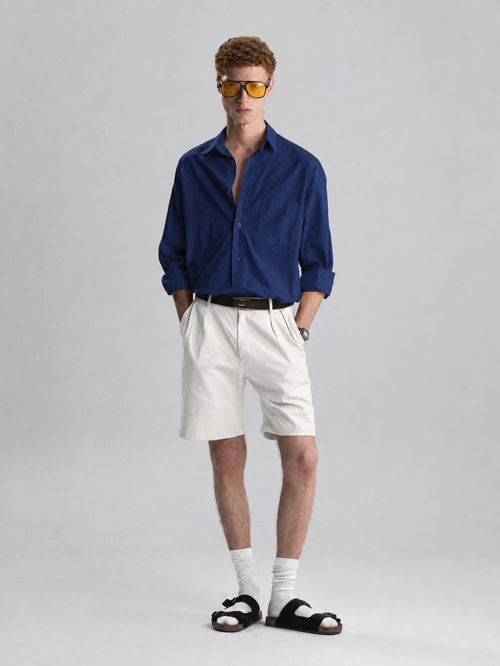 PLEATED REGULAR FIT GABARDINE SHORTS IN OFF WHITE