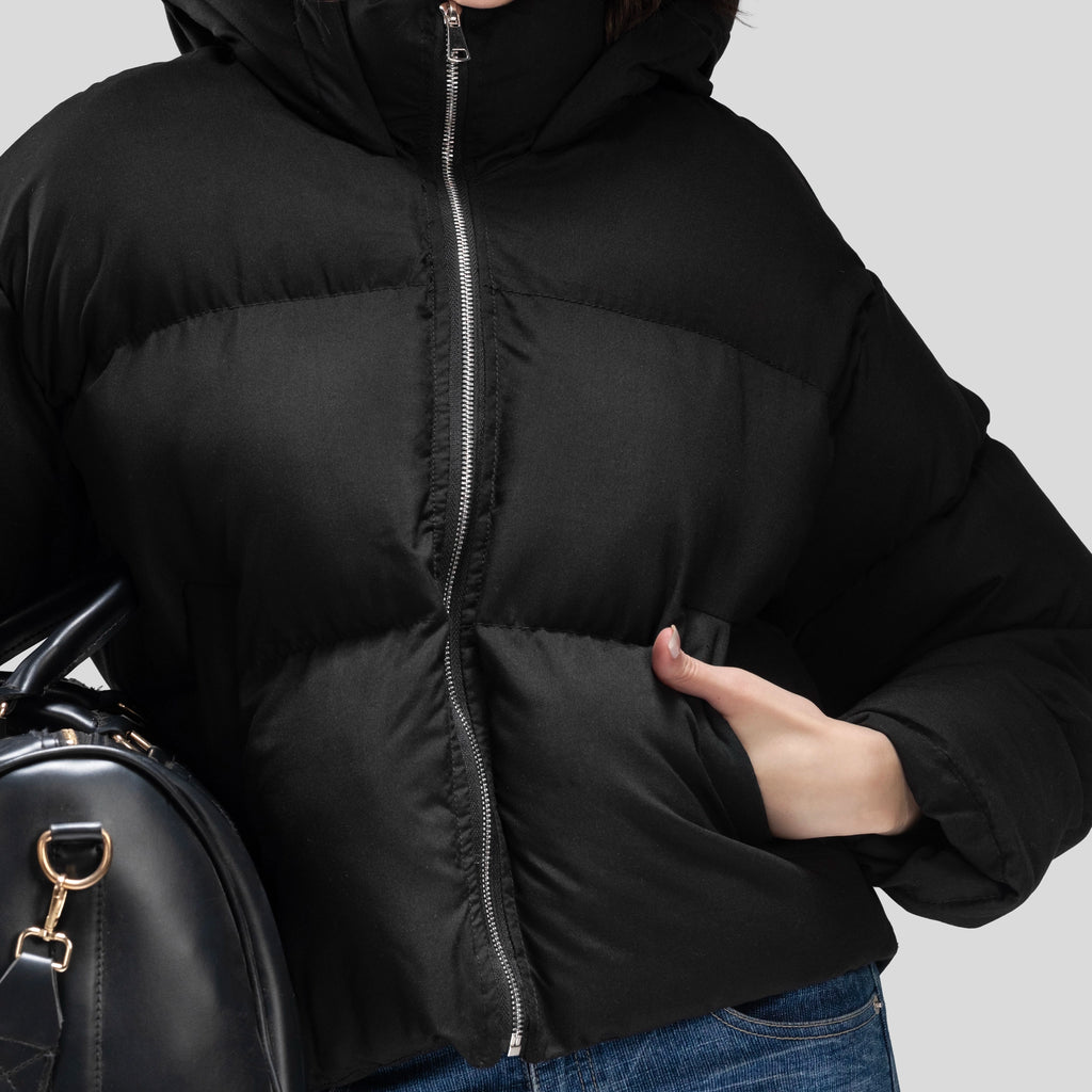 WOMEN PUFFER JACKET IN BLACK