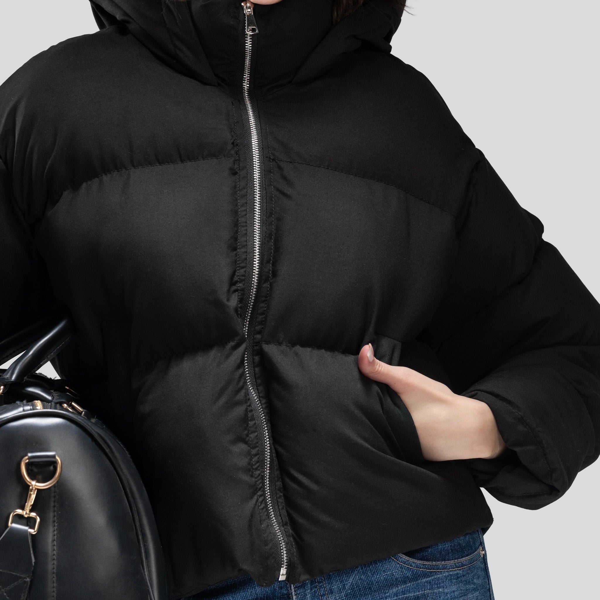 WOMEN PUFFER JACKET IN BLACK