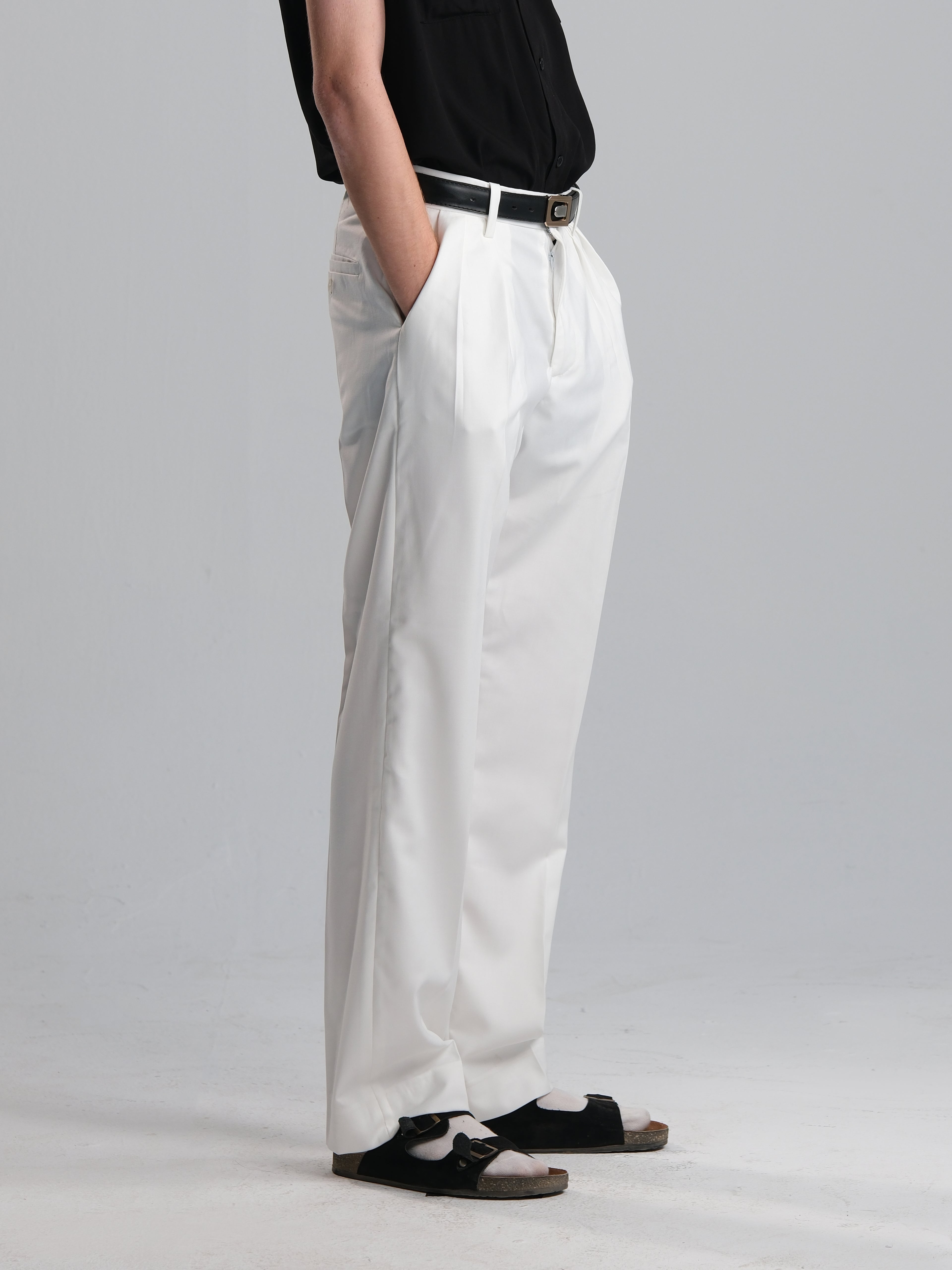 RELAXED TAILORED WITH DOUBLE PLEAT IN WHITE