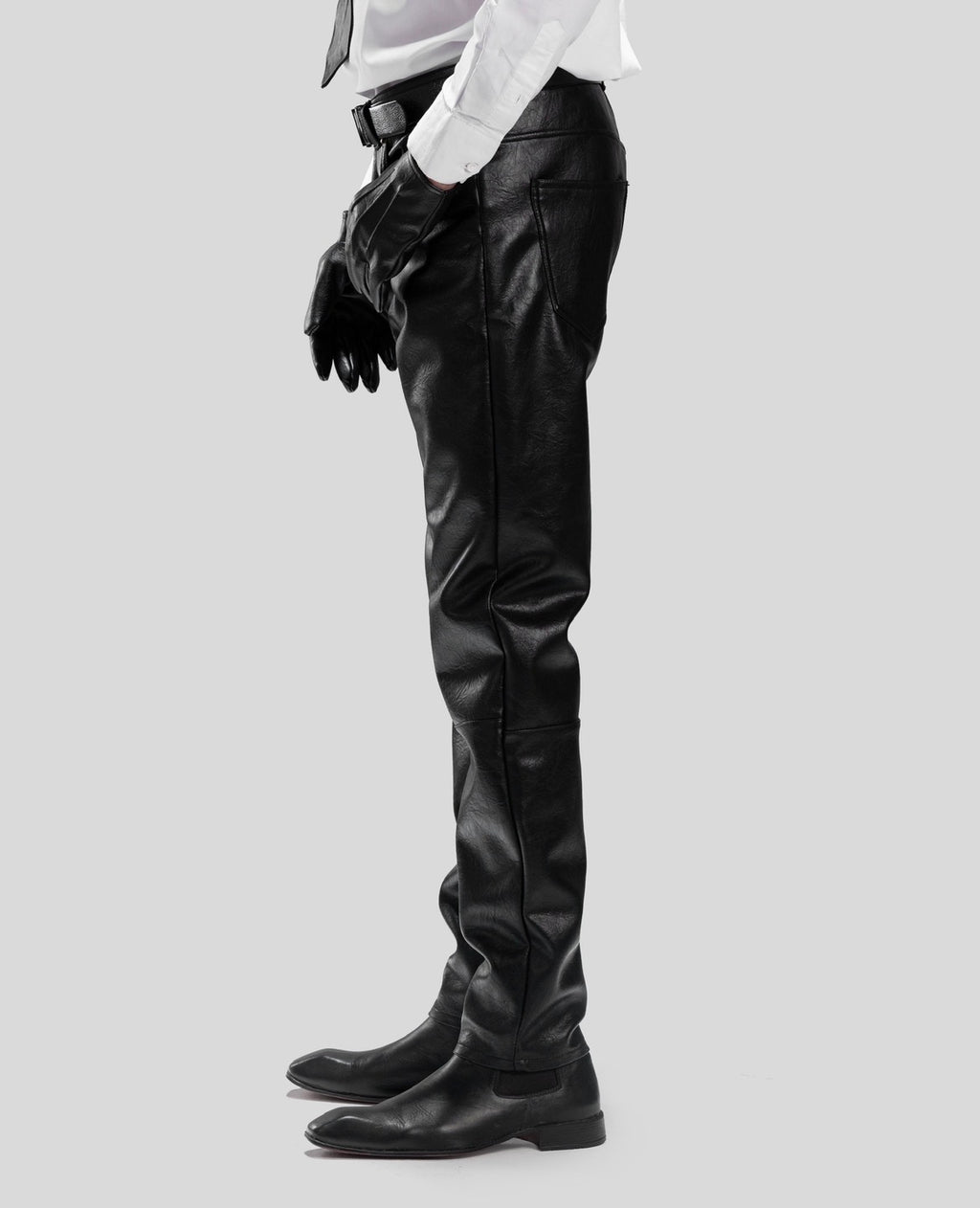 LEATHER PANTS