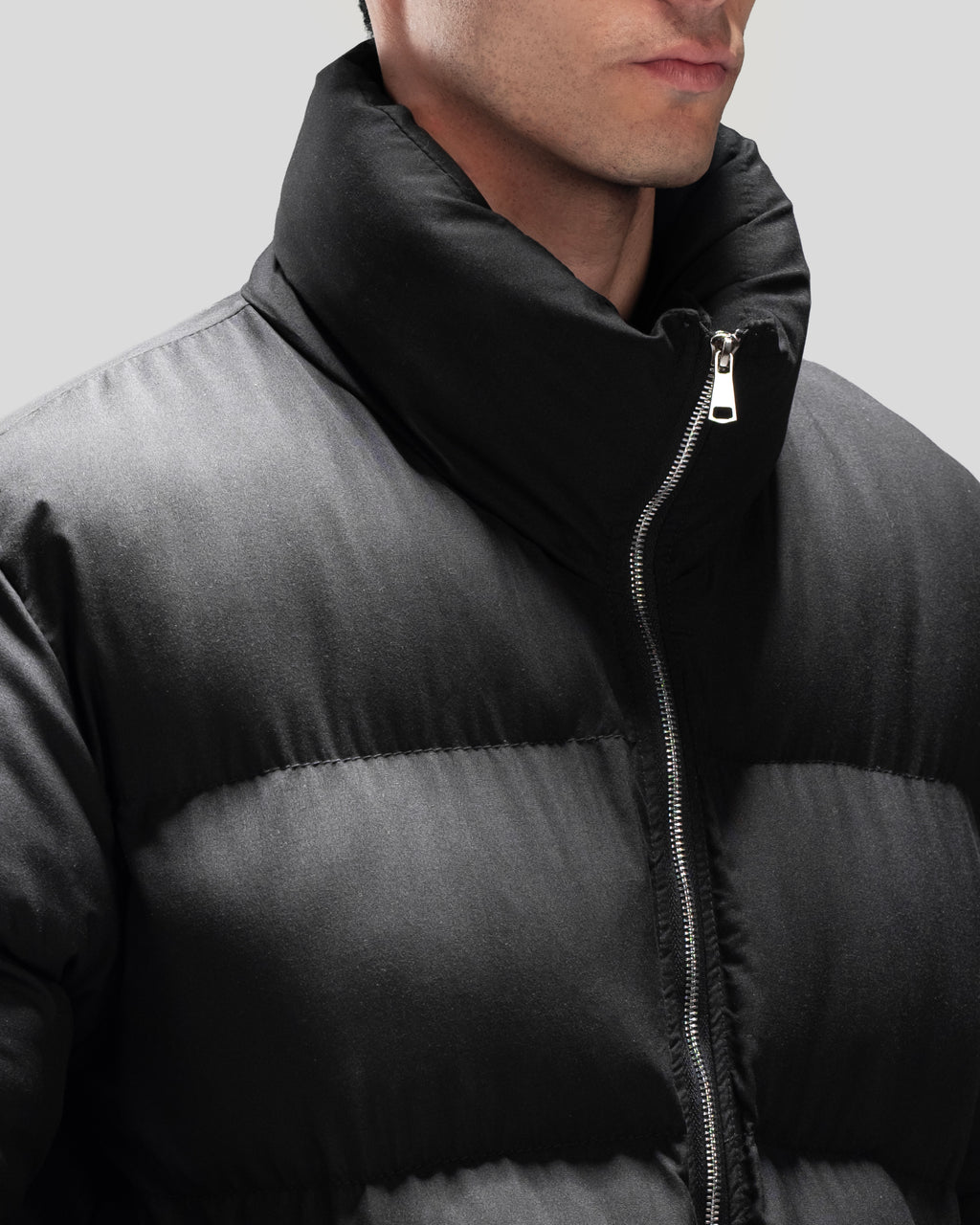 MEN PUFFER JACKET IN BLACK