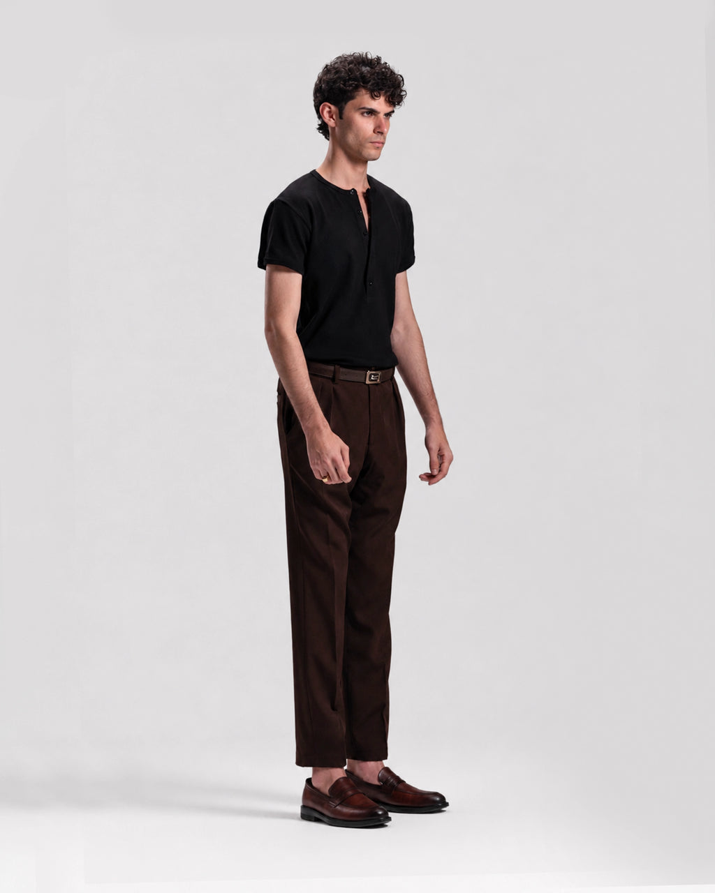 HENELY T-SHIRT IN BLACK