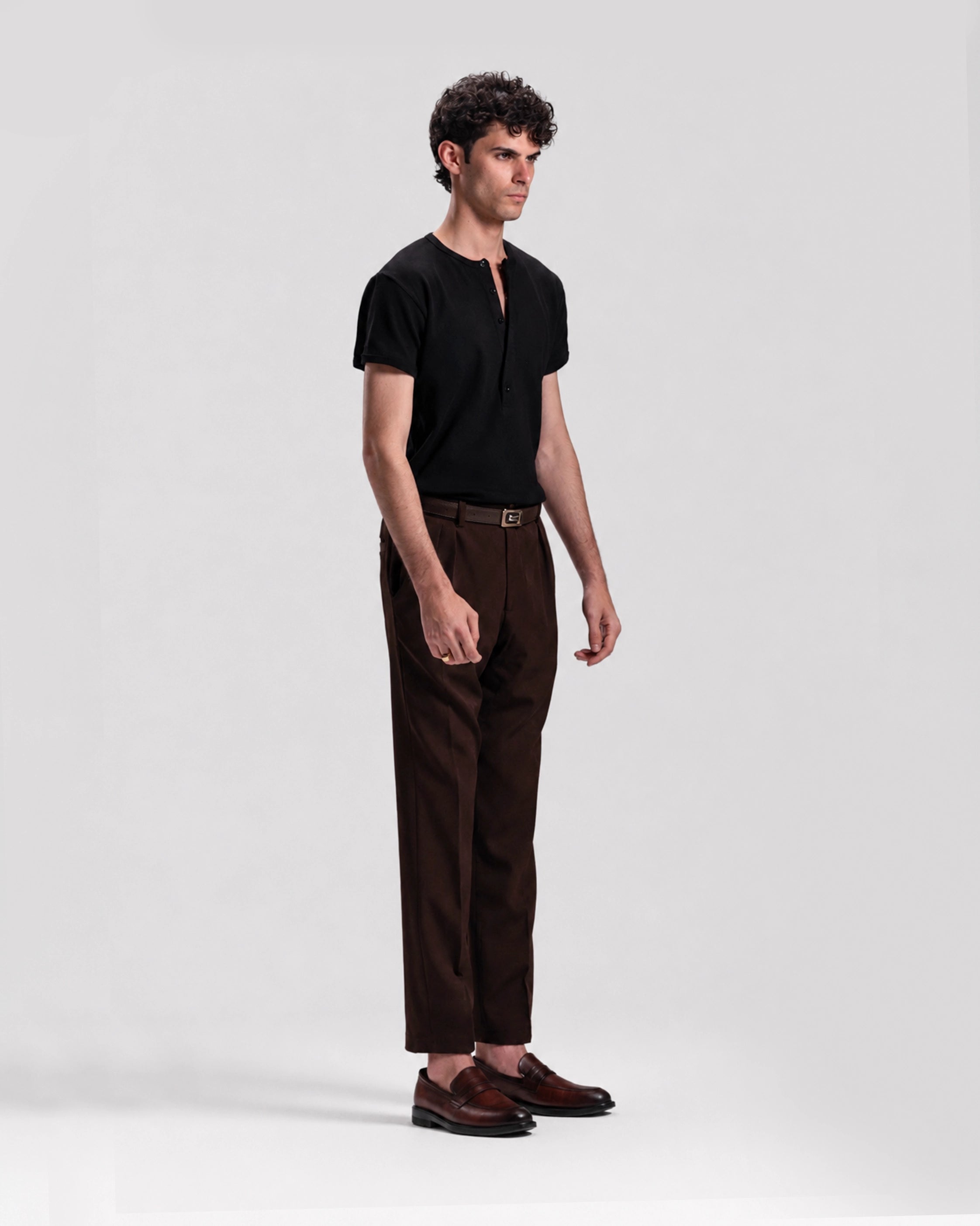 HENELY T-SHIRT IN BLACK