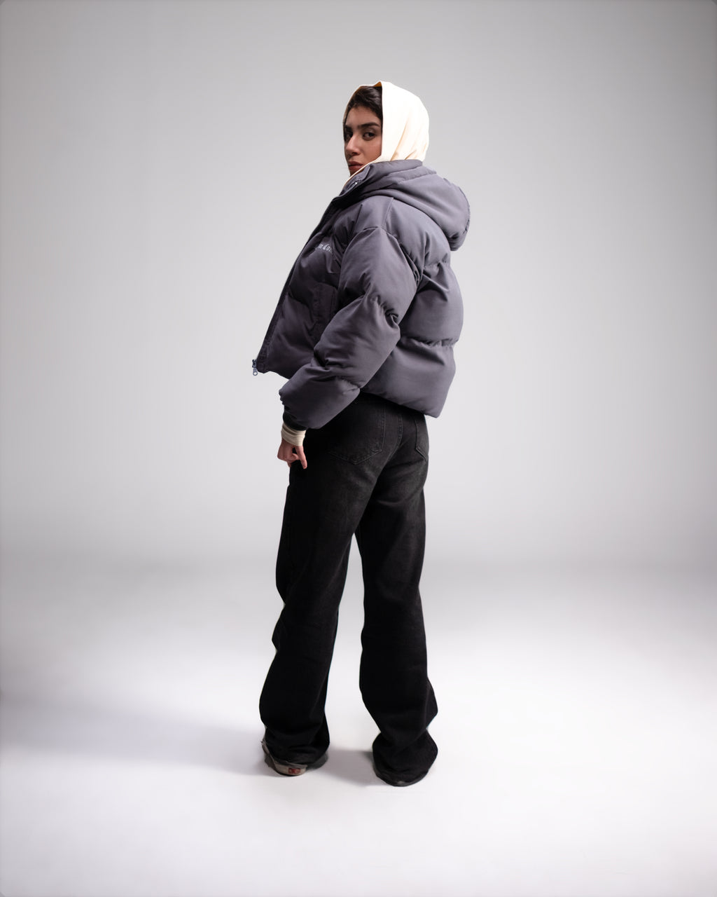 DOWN PUFFER JACKET IN GRAY