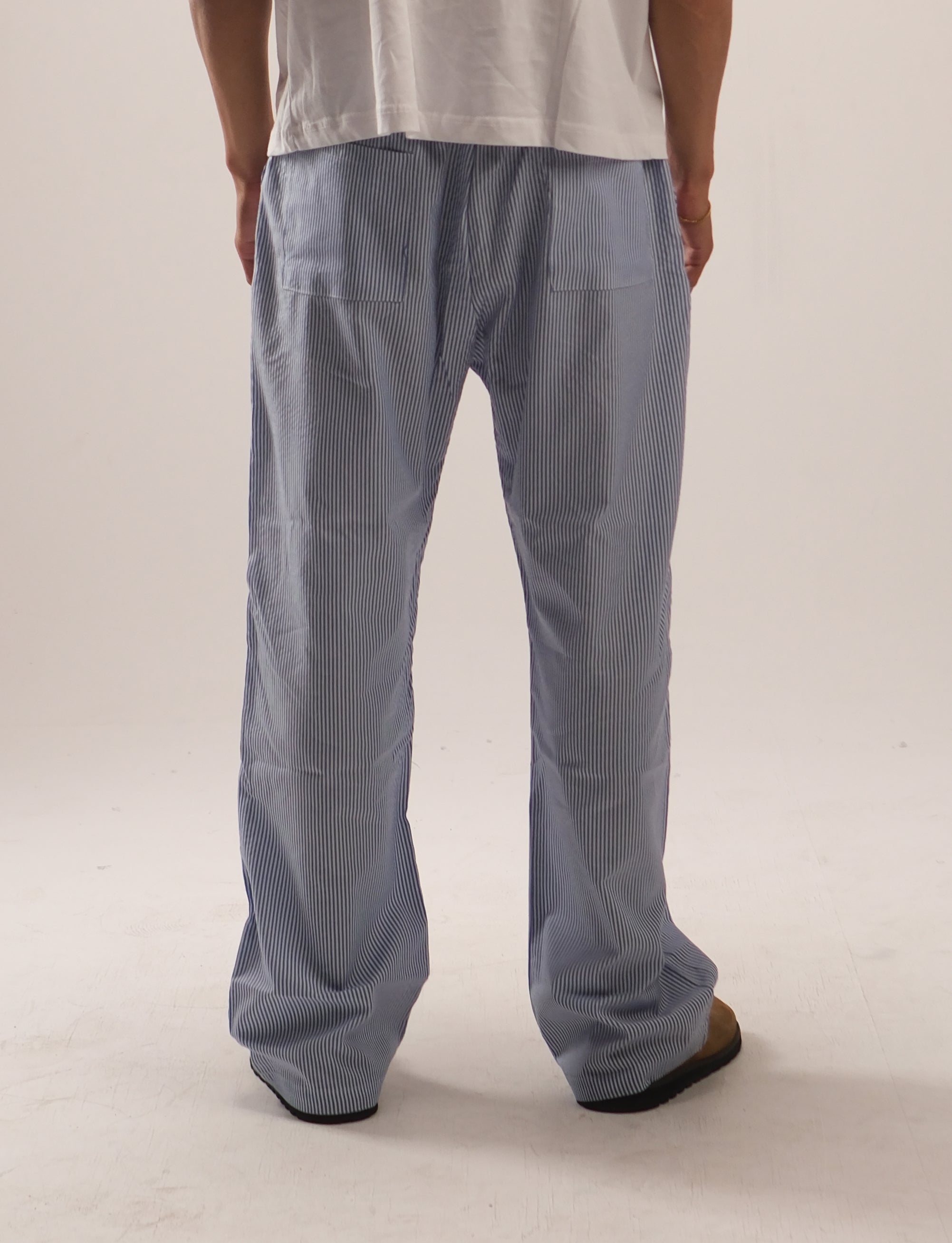 Striped pants in blue