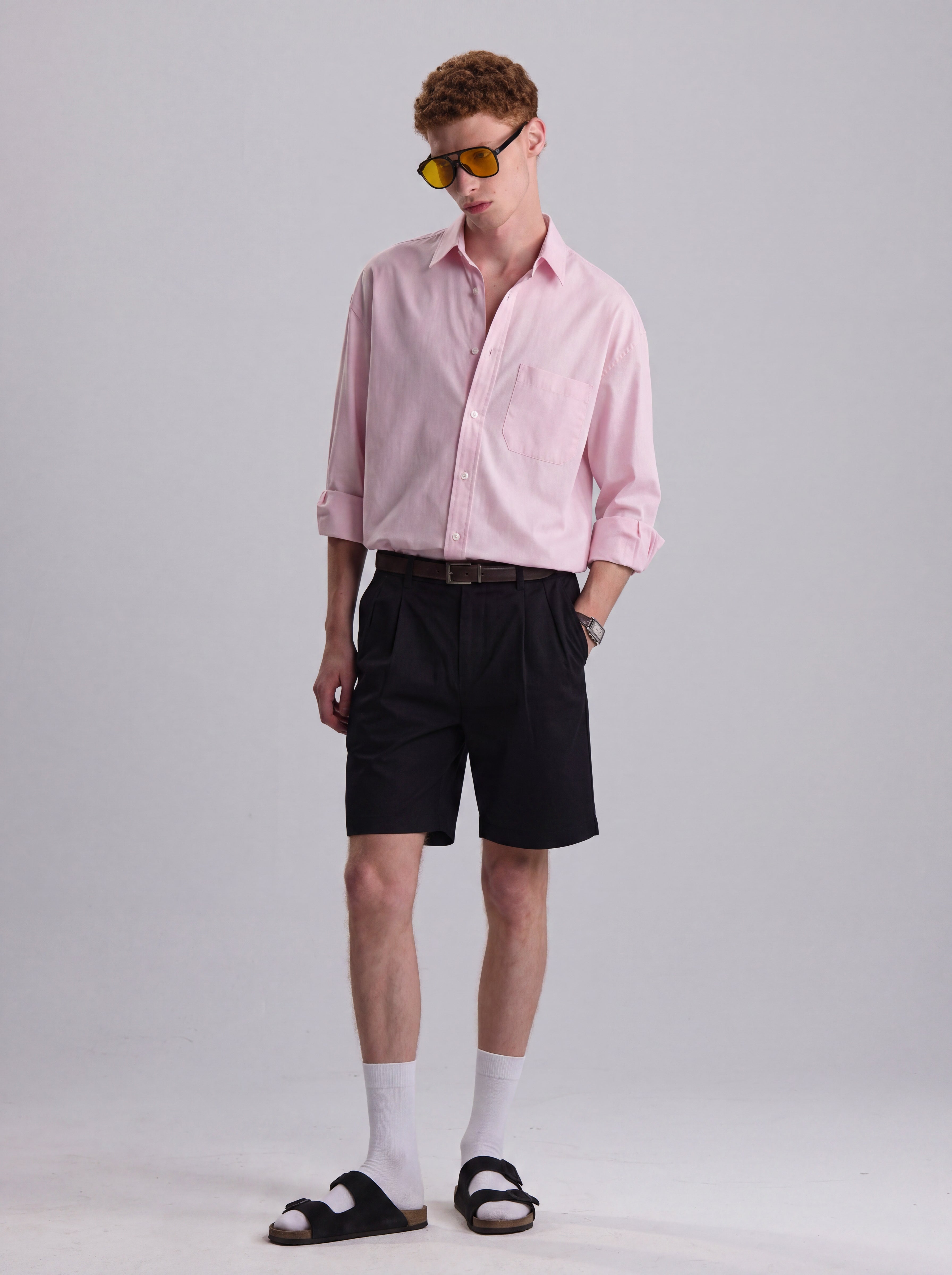 PLEATED REGULAR FIT GABARDINE SHORTS IN BLACK