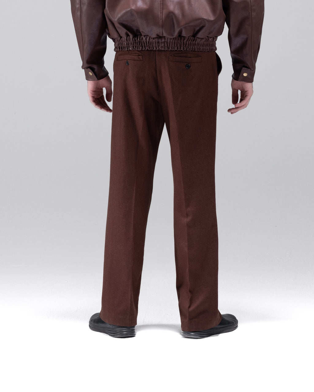 CHINO FLARED IN BROWN