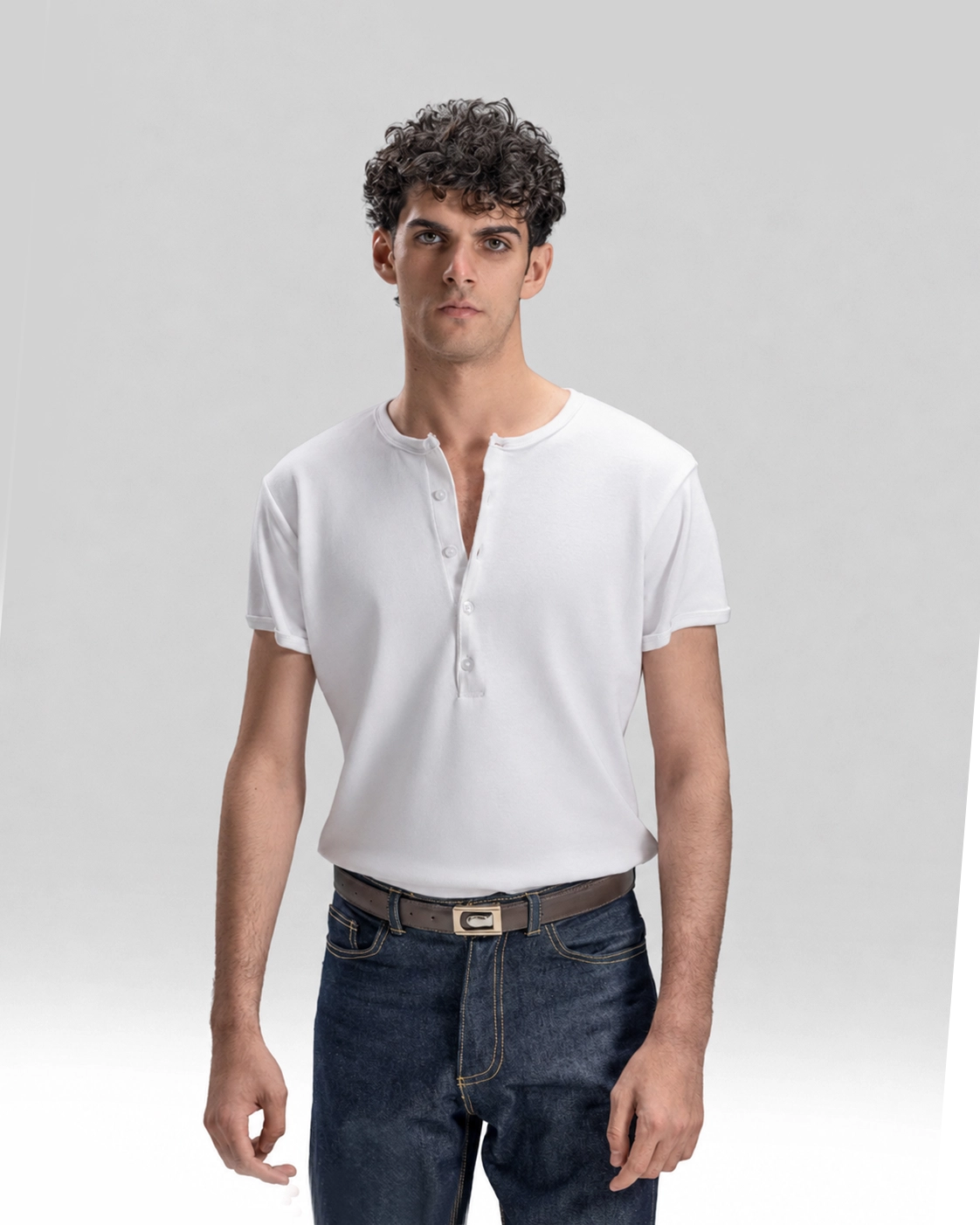 HENELY T-SHIRT IN WHITE