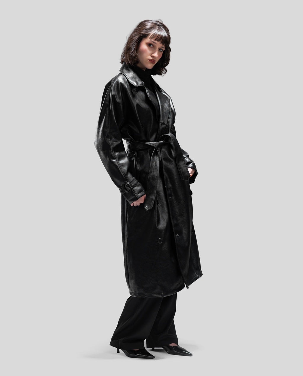 LEATHER LONG COAT IN PLUNGED