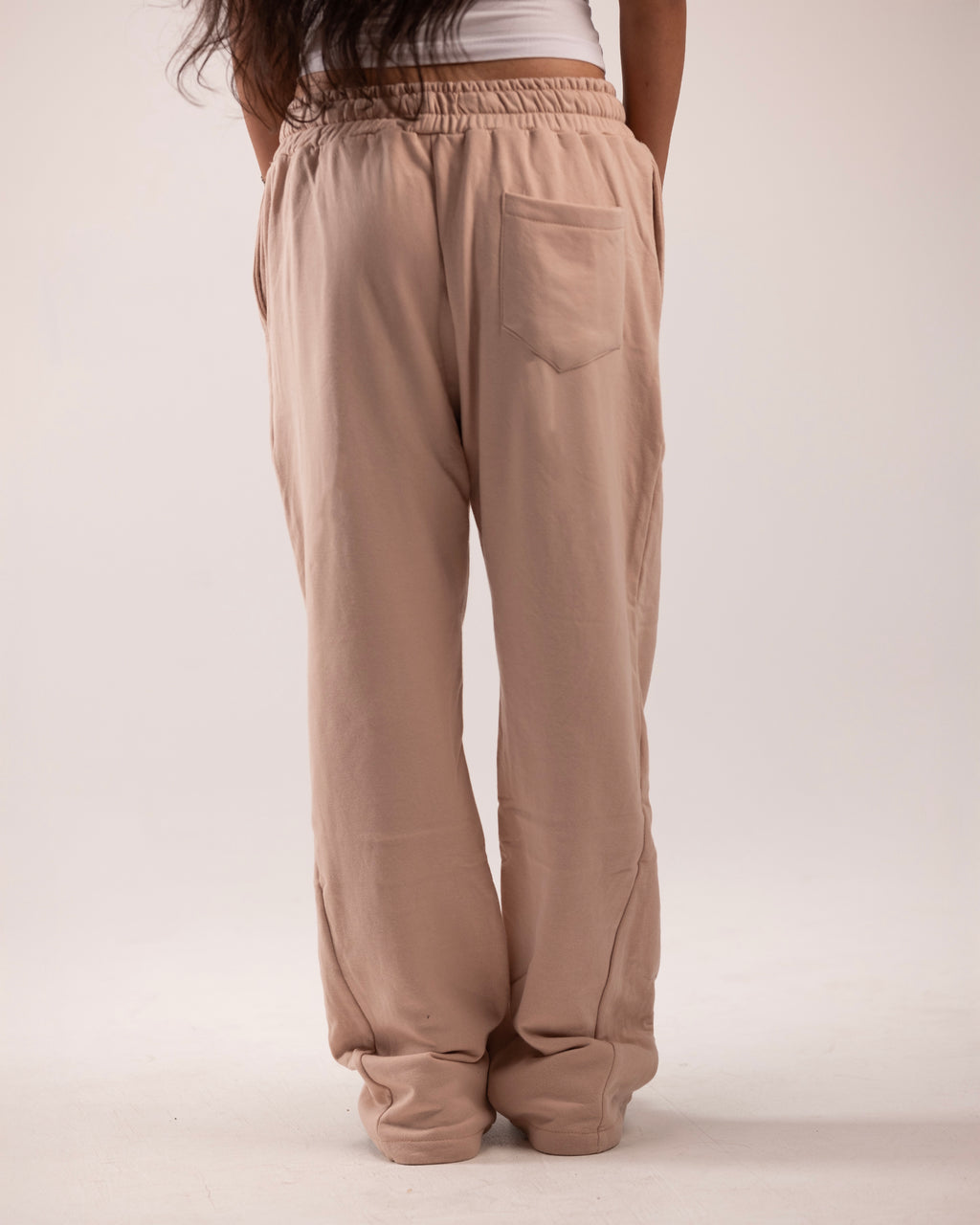 Flared pants in pink