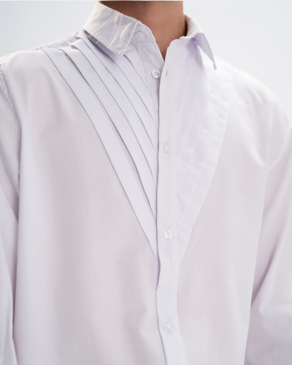 WHITE PLEATED SHIRT