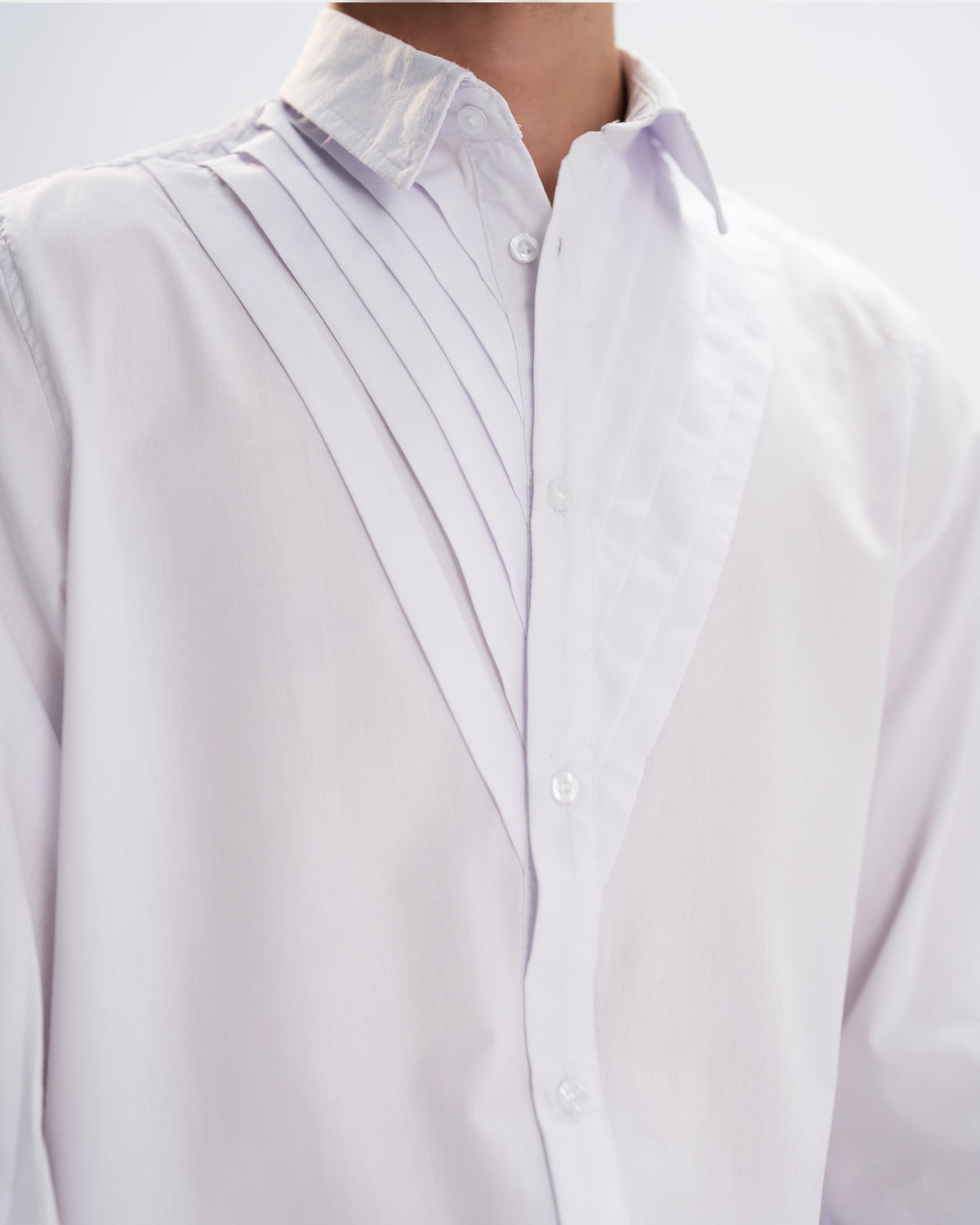 WHITE PLEATED SHIRT