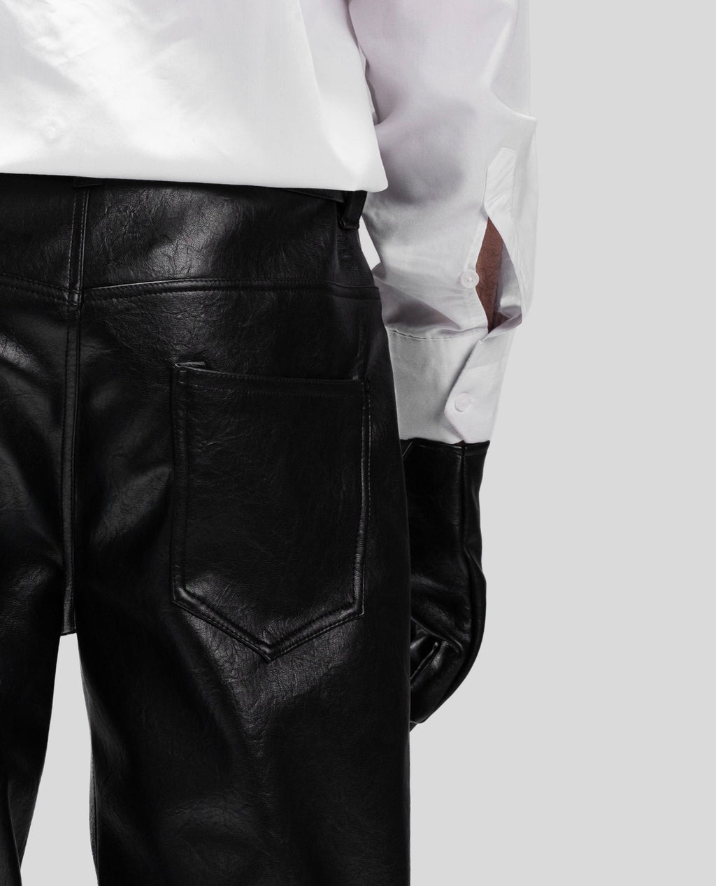 LEATHER PANTS