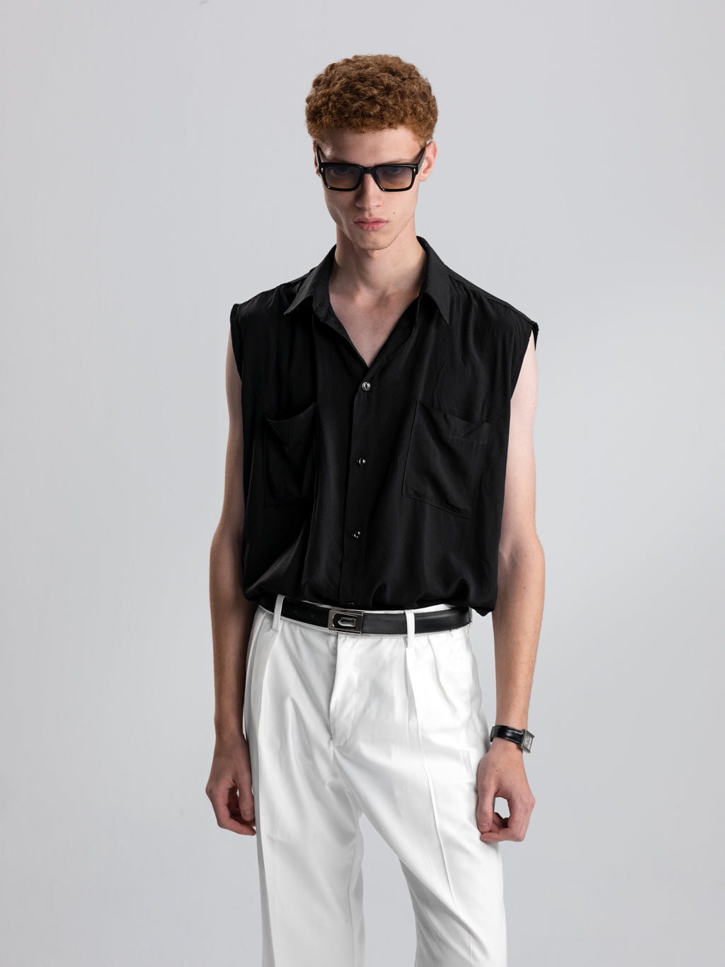 RELAXED SLEEVELESS BLACK SHIRT
