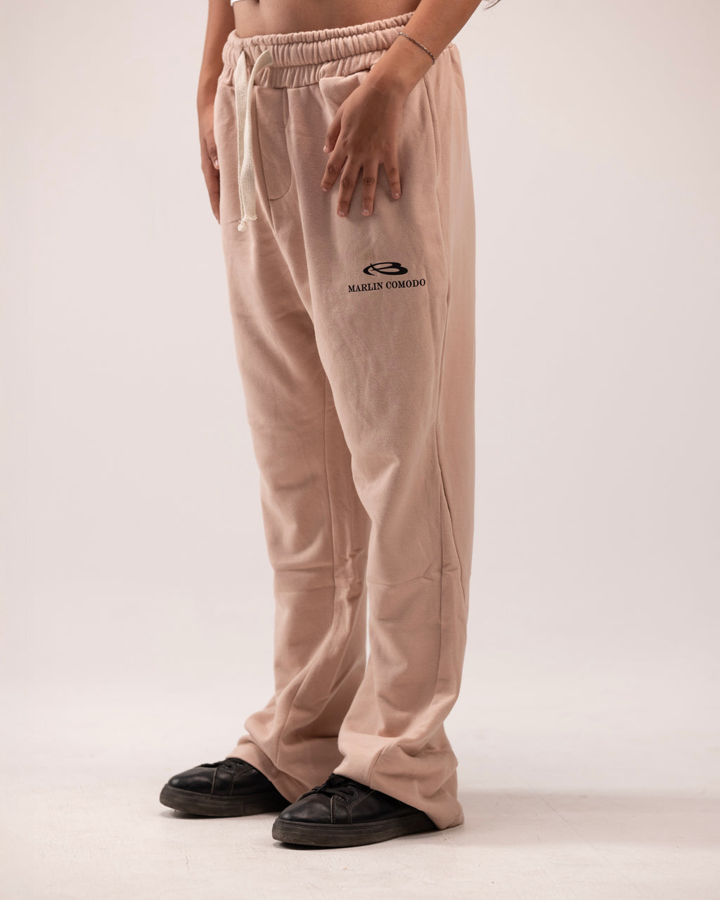 Flared pants in pink