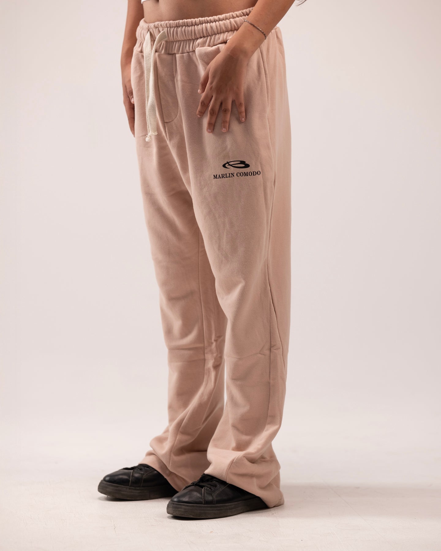 Flared pants in pink