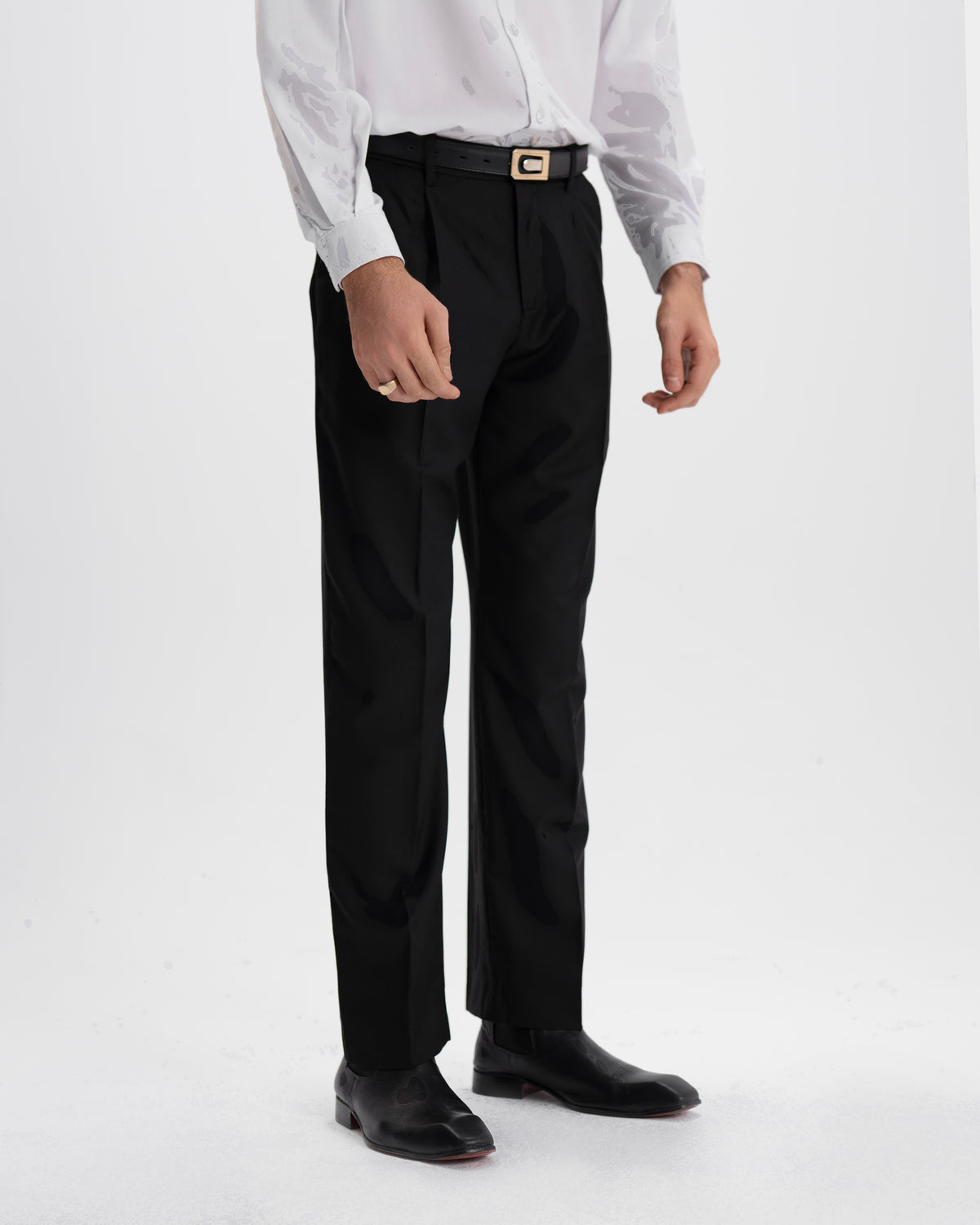 RELAXED TAILORED WITH PLEAT IN BLACK