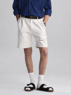 PLEATED REGULAR FIT GABARDINE SHORTS IN OFF WHITE
