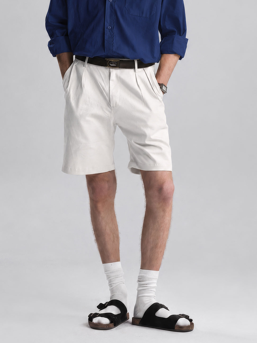 PLEATED REGULAR FIT GABARDINE SHORTS IN OFF WHITE