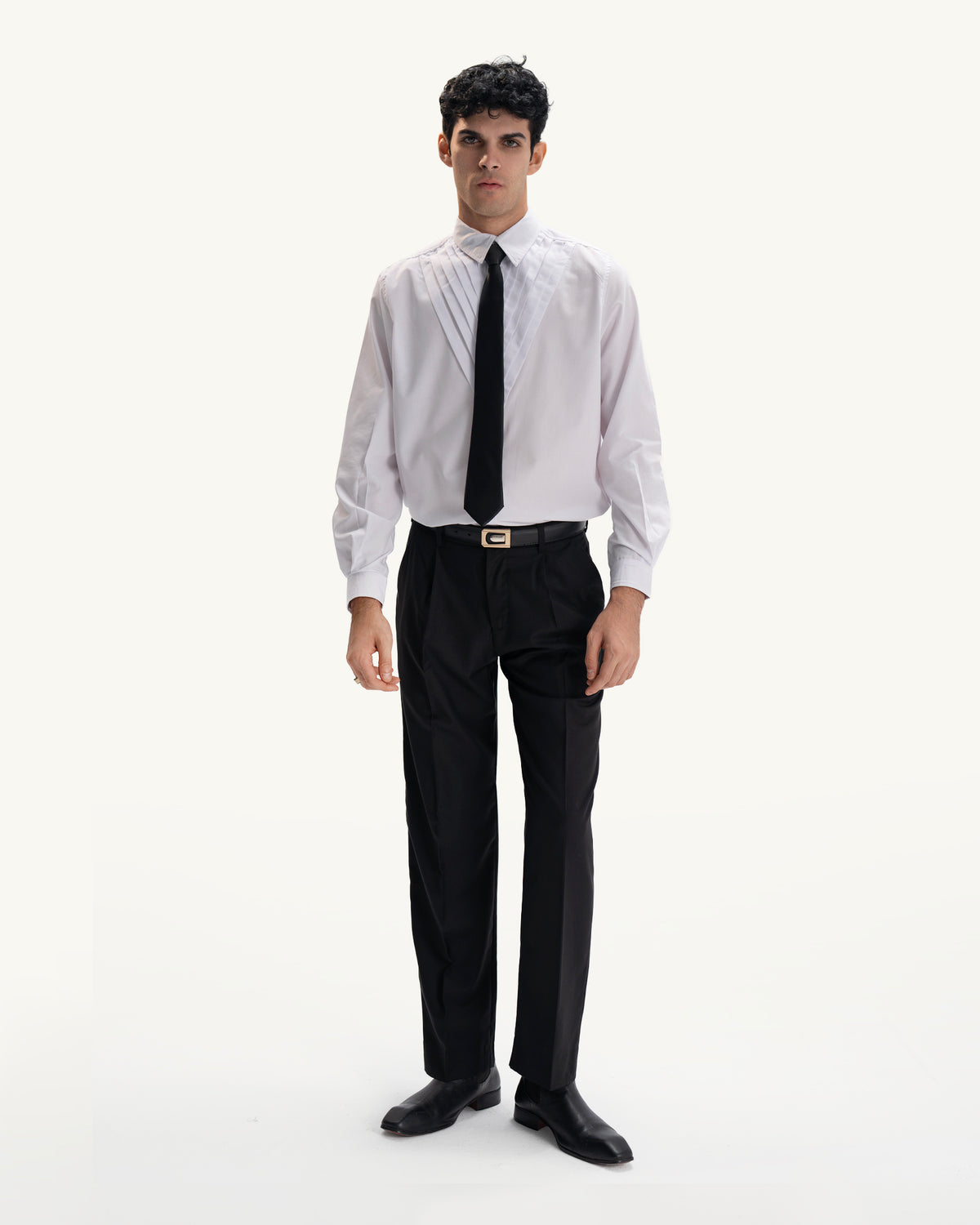 RELAXED TAILORED WITH PLEAT IN BLACK