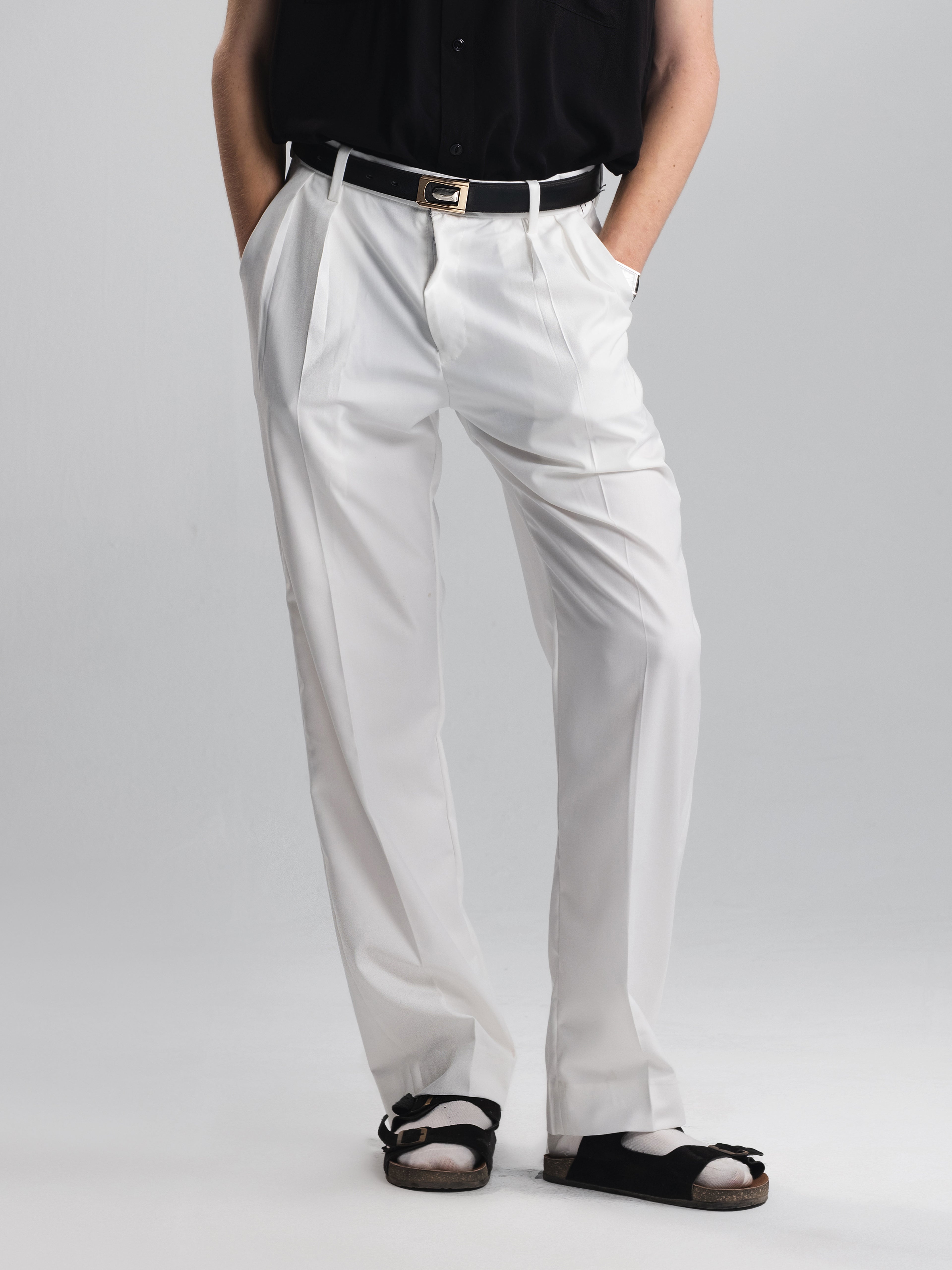 RELAXED TAILORED WITH DOUBLE PLEAT IN WHITE