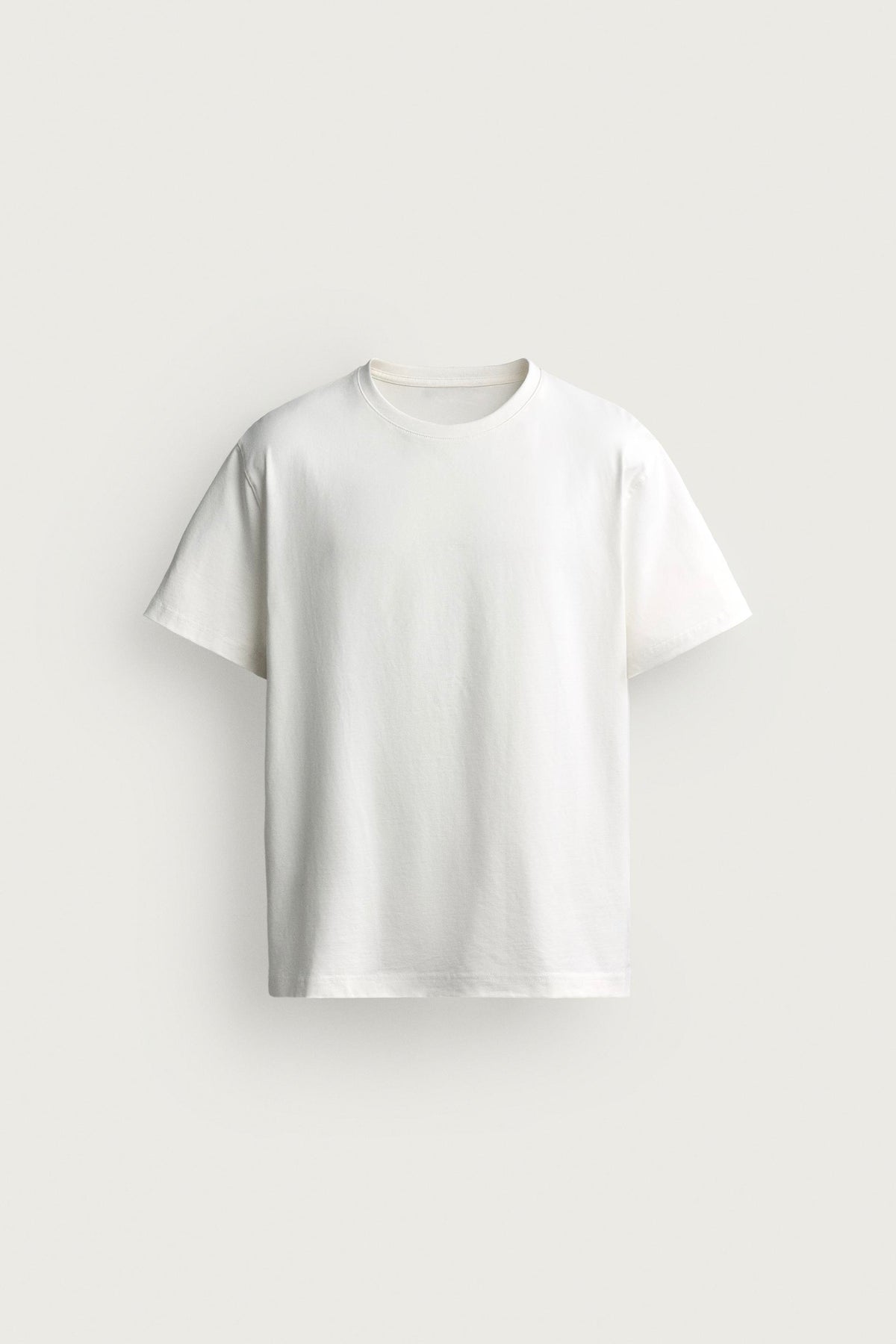 BASIC T-SHIRT IN WHITE